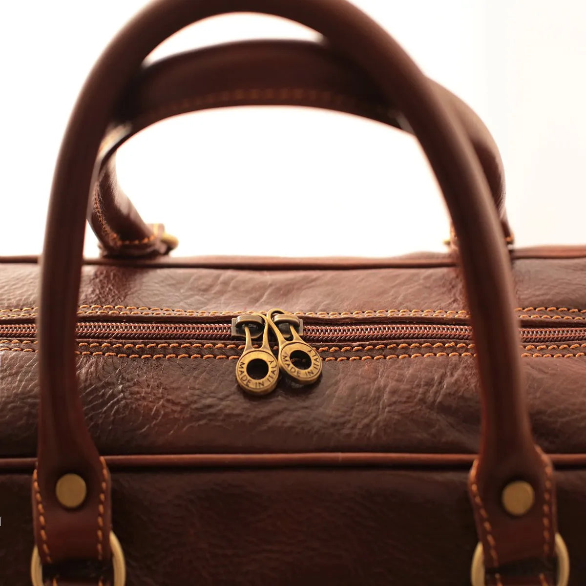 Fantini Pelletteria Leather Travel Bag Giglio