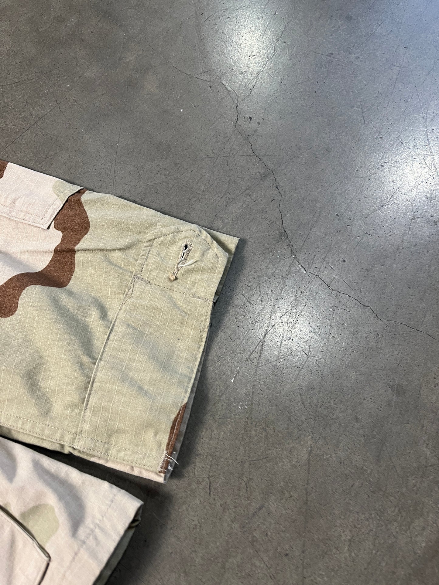 US 3-Color Desert Camo Jacket (L)