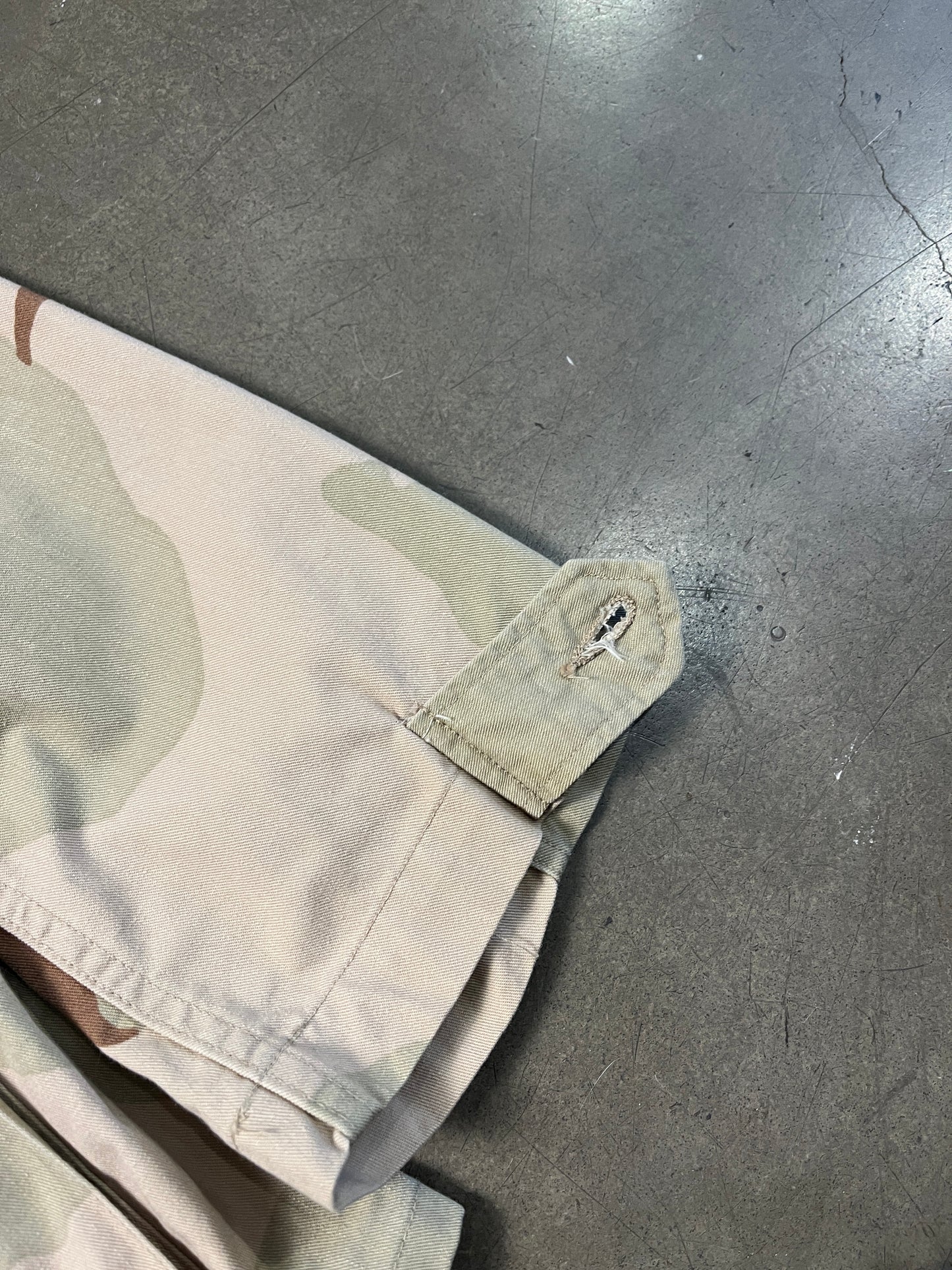 US 3-Color Desert Camo Jacket (L)