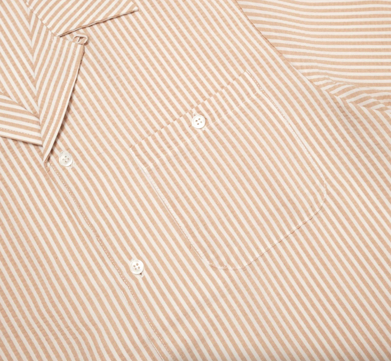 QUINCY SEERSUCKER SHORT SLEEVED SHIRT - SAND/WHITE