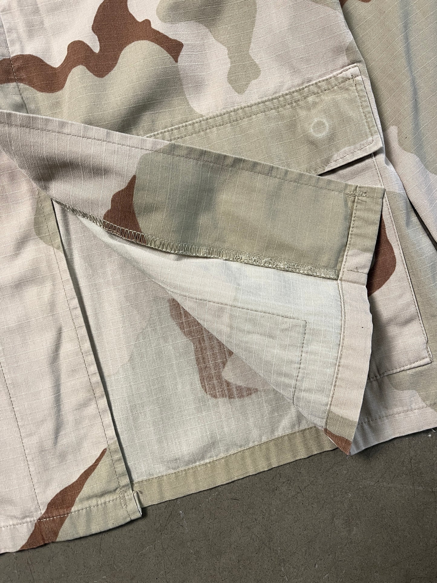 US 3-Color Desert Camo Jacket (L)