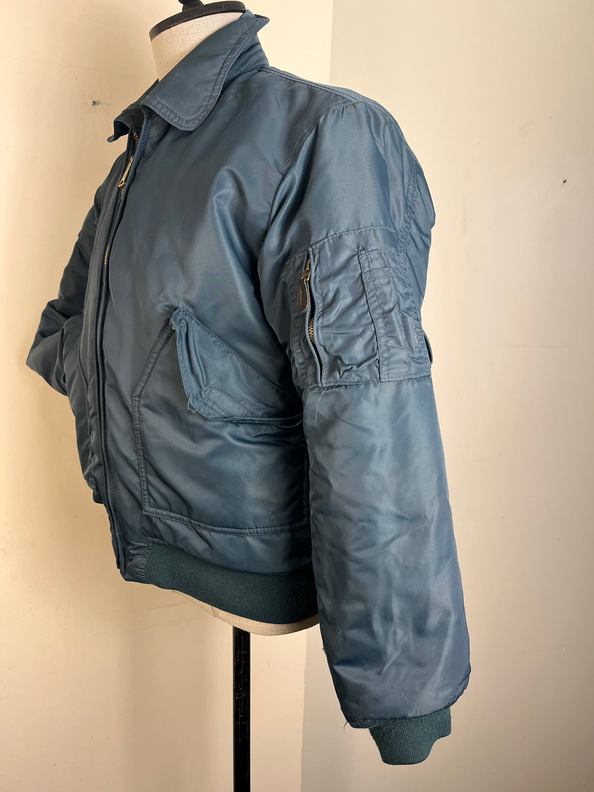 CWU-45 Bomber Jacket (L)