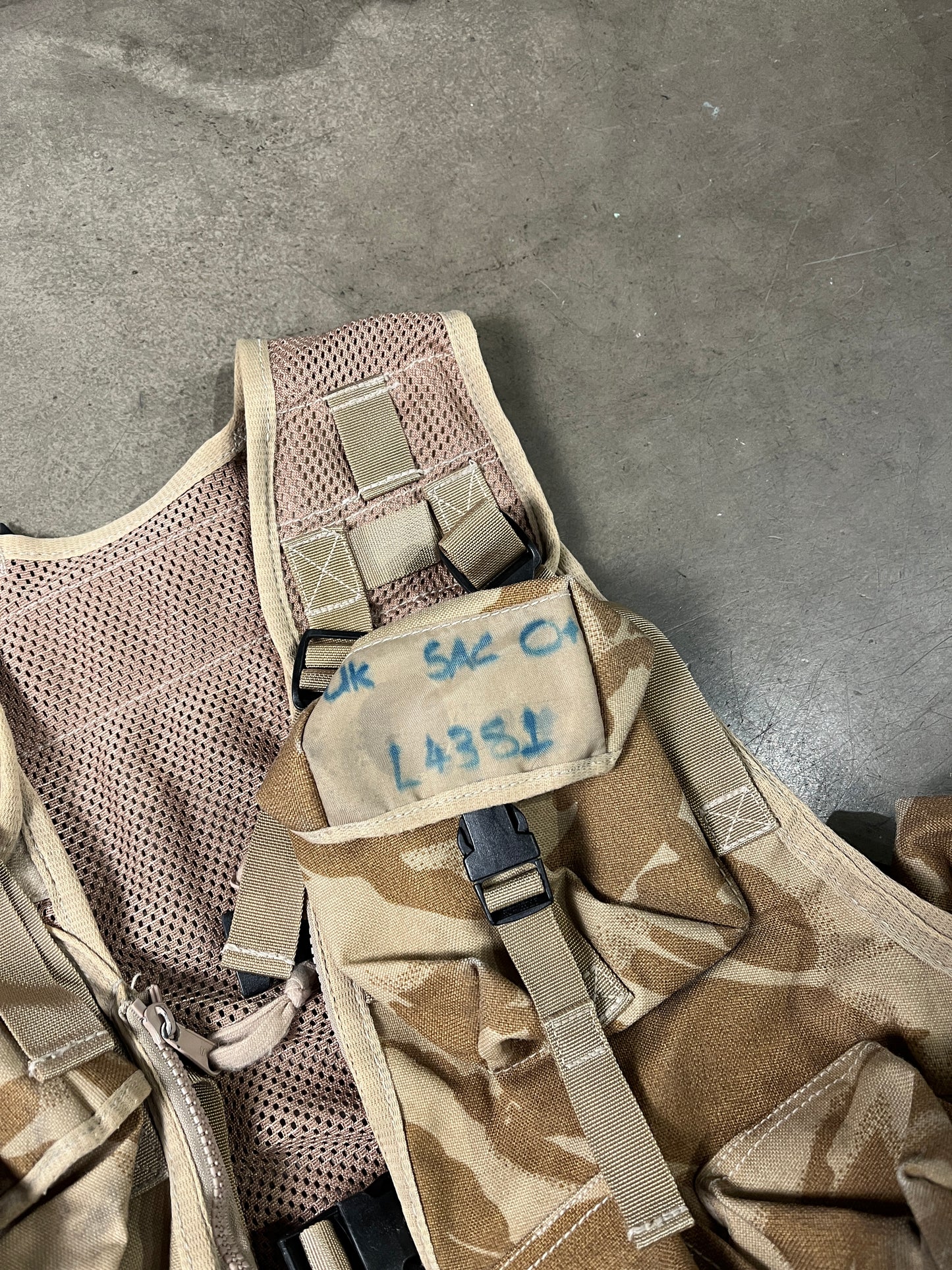 UK Desert Camo Tactical Vest