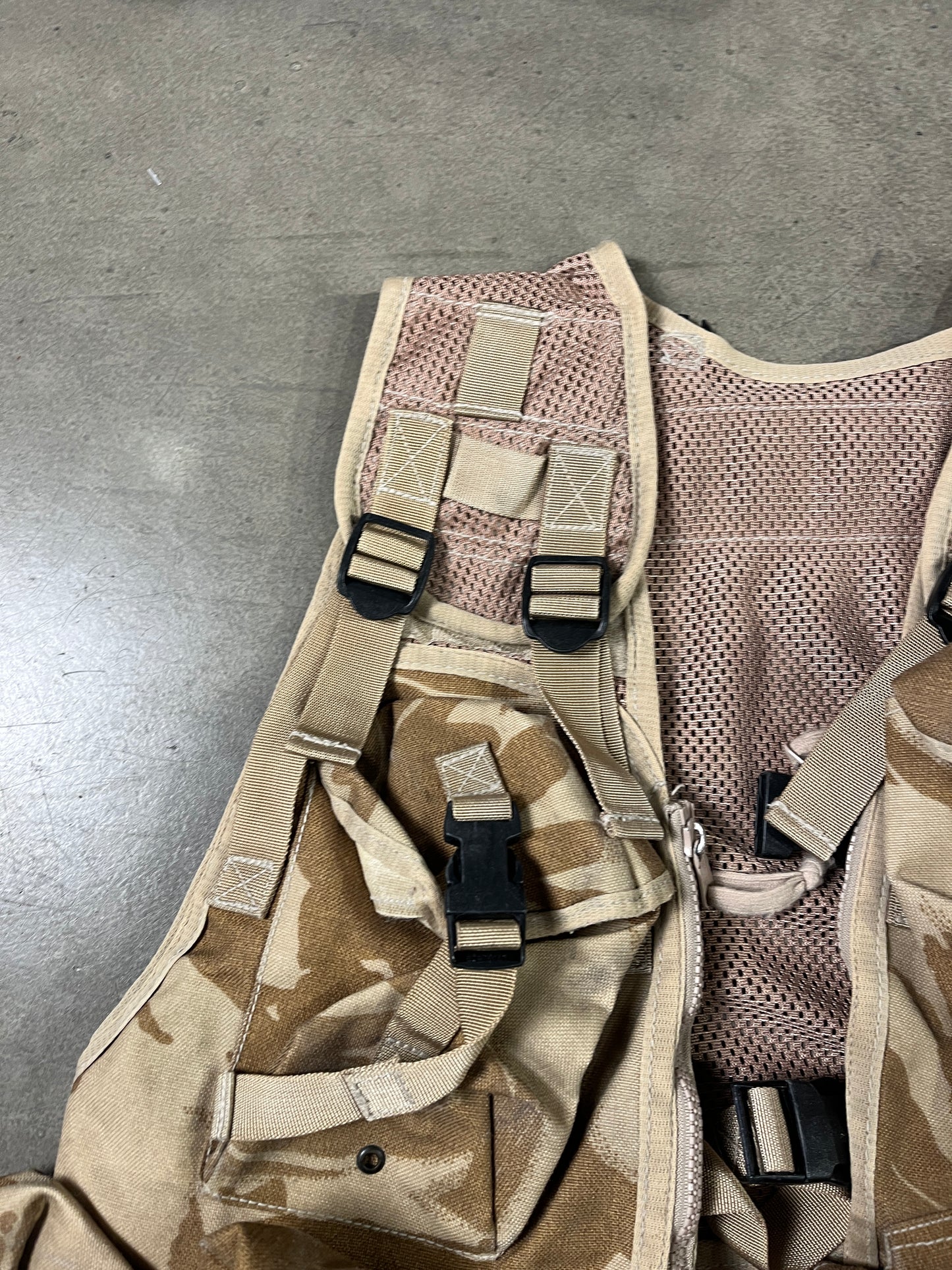 UK Desert Camo Tactical Vest