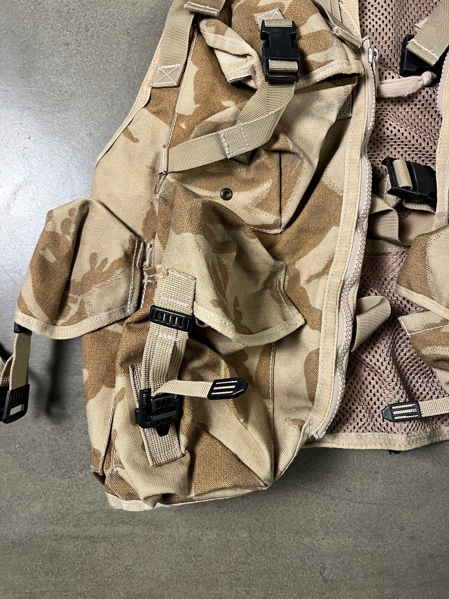 UK Desert Camo Tactical Vest
