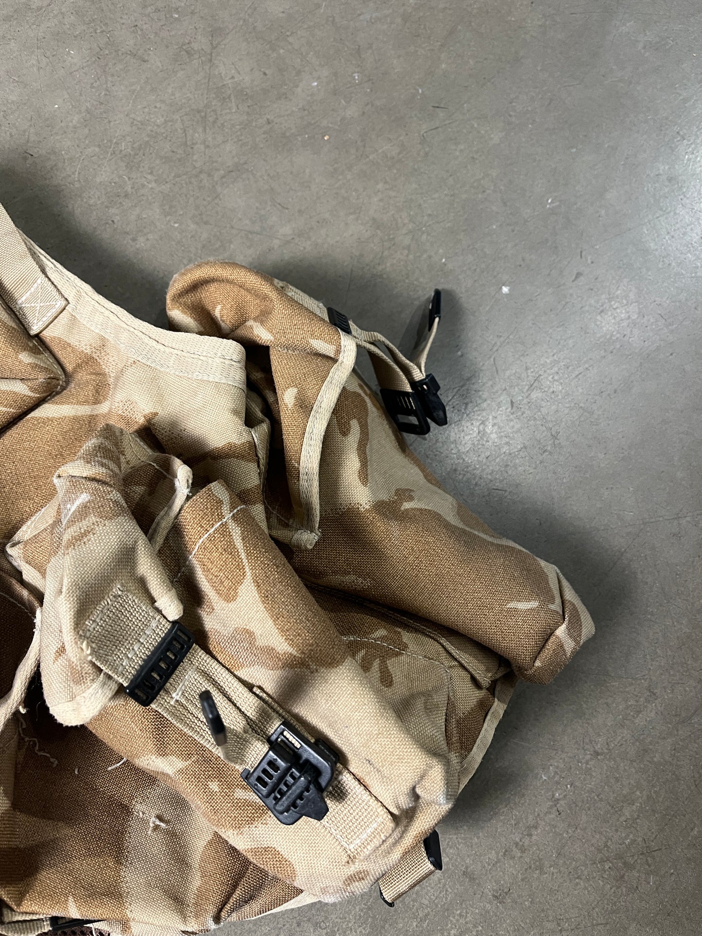 UK Desert Camo Tactical Vest