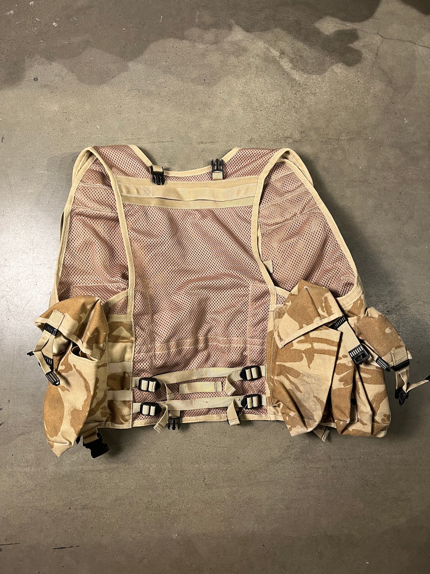 UK Desert Camo Tactical Vest